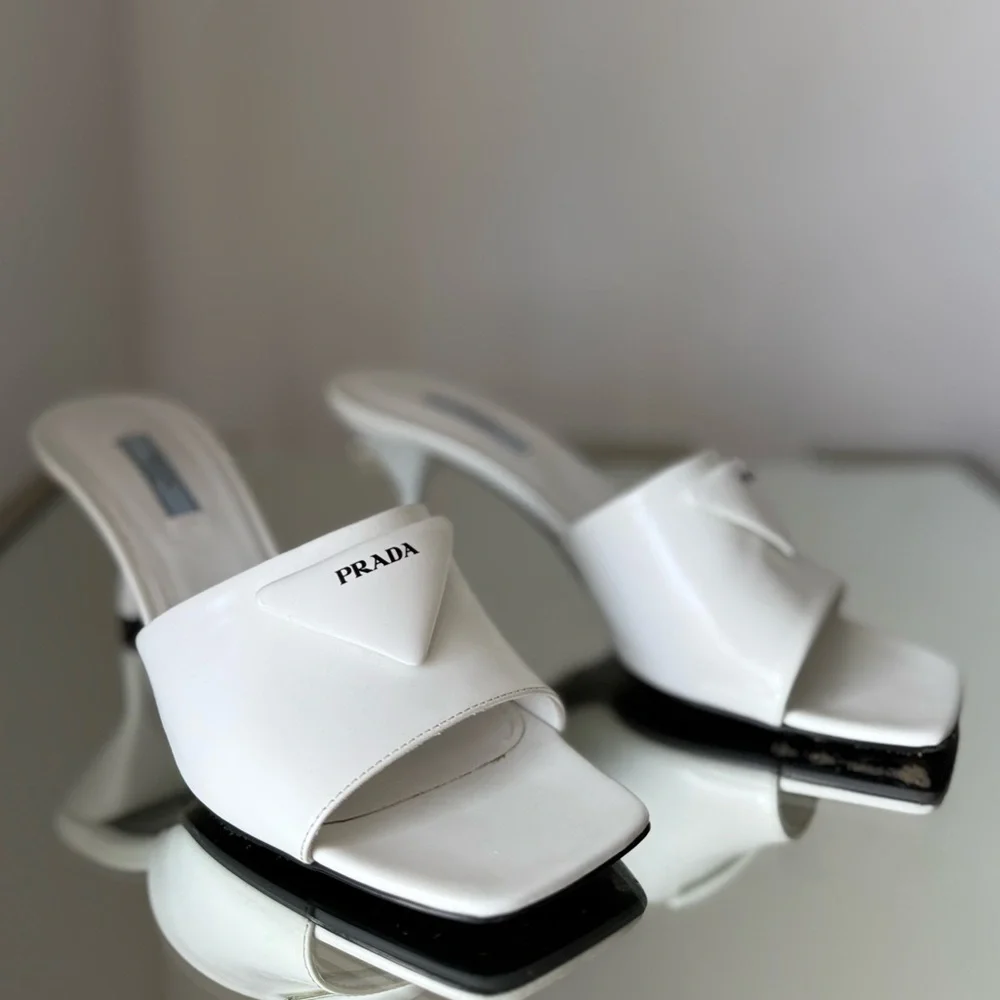 EUC PRADA Leather sandals $1,100 39 - Picture 6 of 13